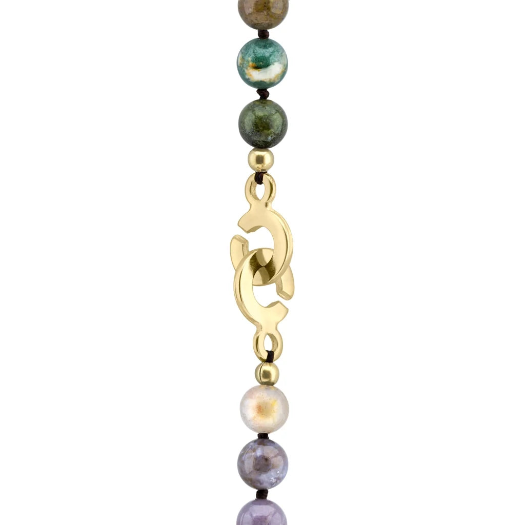 Collar de 44cm con piedras 8mm, dije e piedra, con herradura y semillas en baño de oro de 22K - Joyería y bisutería fina
