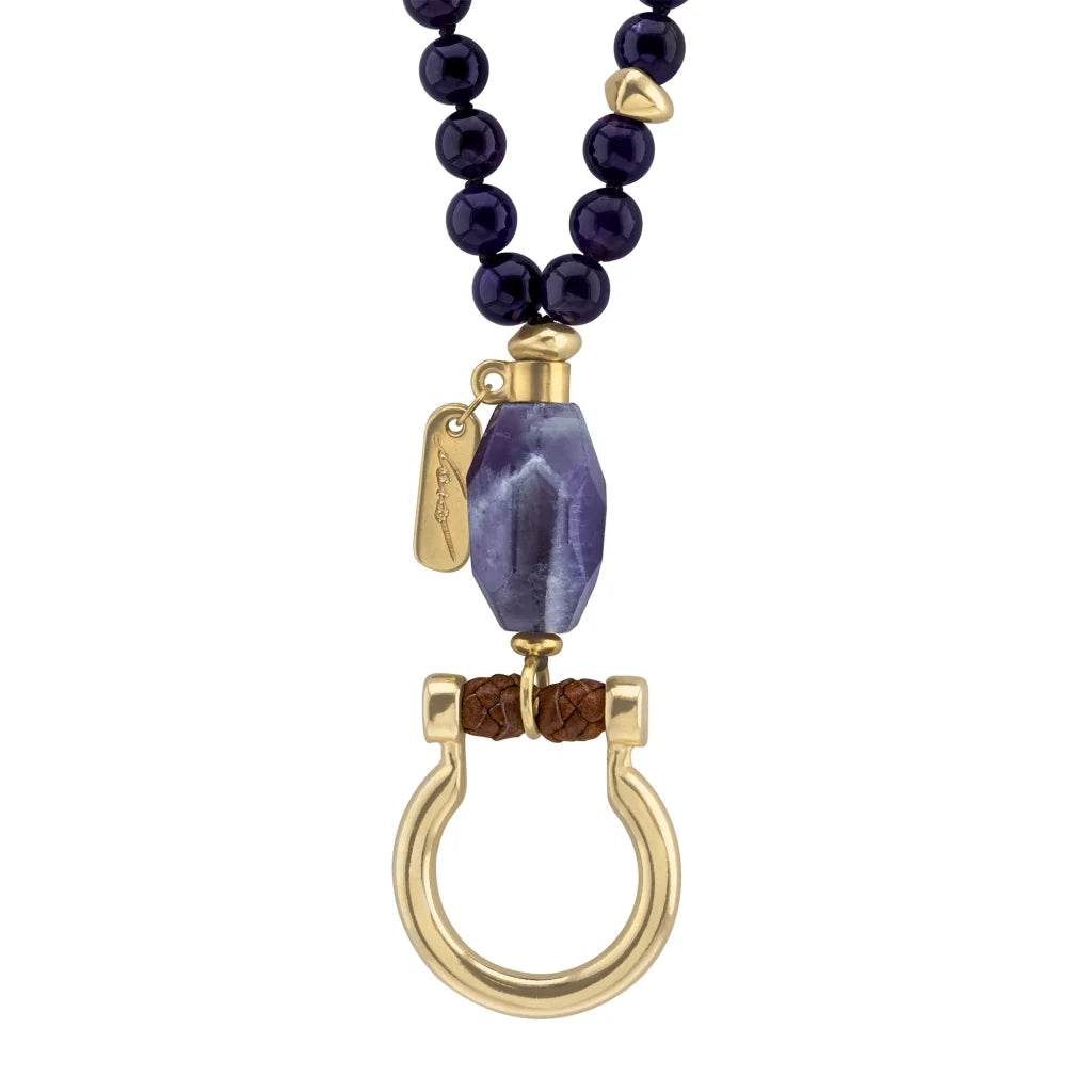 Collar de 44cm con piedras 8mm, dije e piedra, con herradura y semillas en baño de oro de 22K - Joyería y bisutería fina