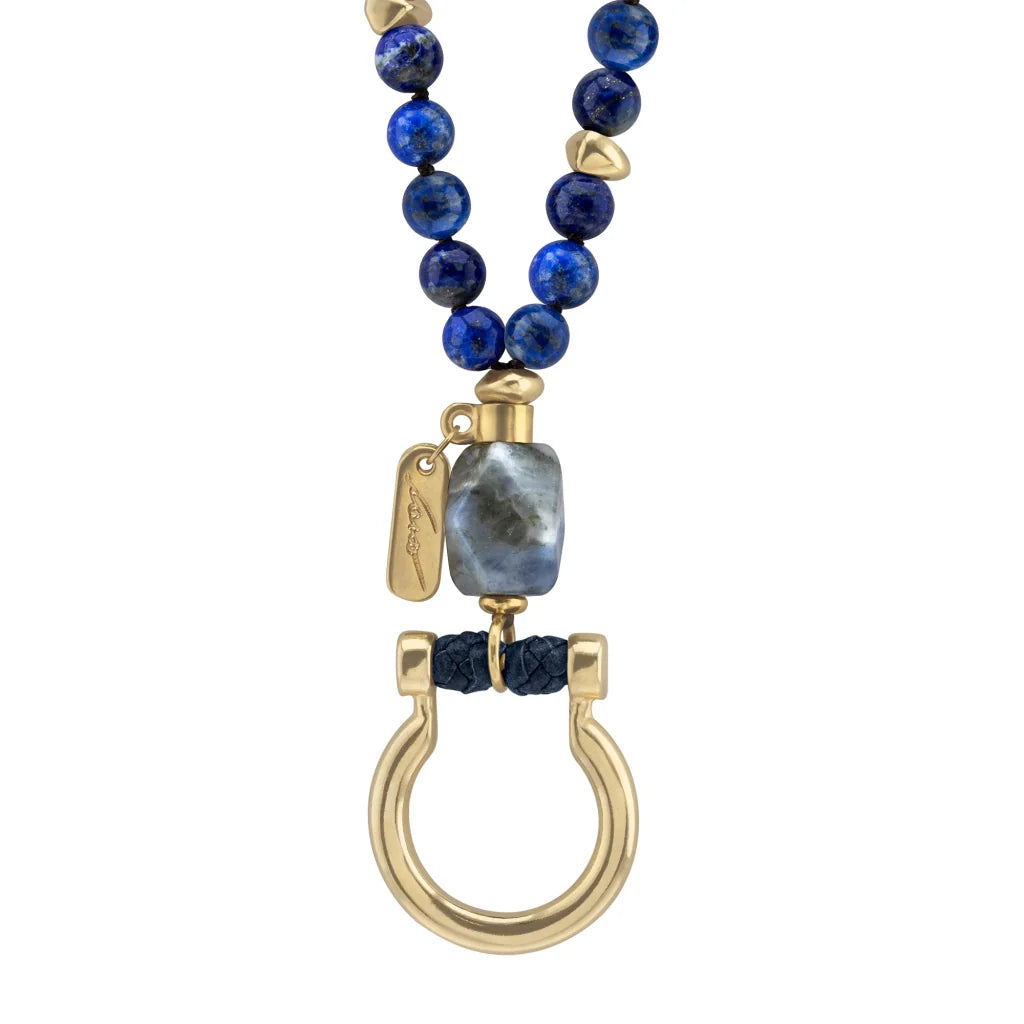 Collar de 44cm con piedras 8mm, dije e piedra, con herradura y semillas en baño de oro de 22K - Joyería y bisutería fina