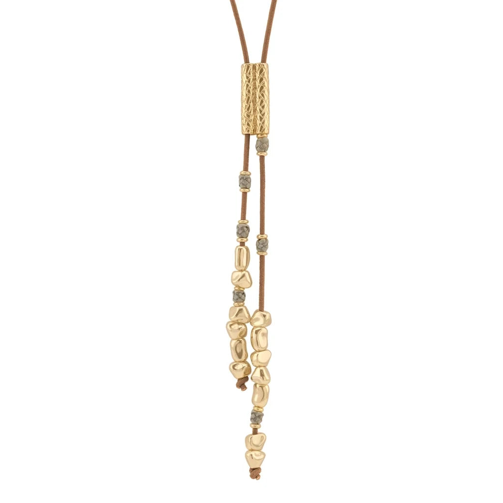 Collar corbatín de 80cm con cordón de piel natural española. con piezas en baño de 22K y nudos franceses en piel natural de borrego - Joyería y bisutería fina