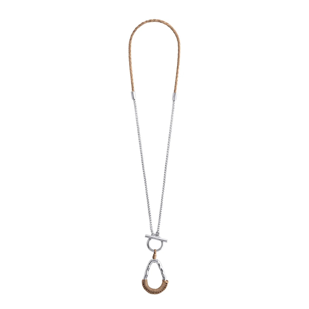 Collar con cadenas y broche omega en baño de rodio, con una trenza de cuatro hilos con piel natural de borrego - Joyería y bisutería fina