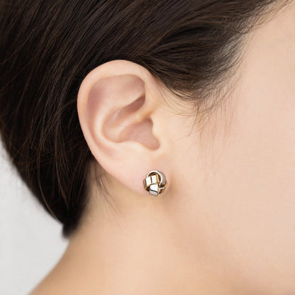Aretes Broquel con diseño de nudo de amor, en oro de 14K en oro blanco, oro, y oro rosa - Joyería y bisutería fina