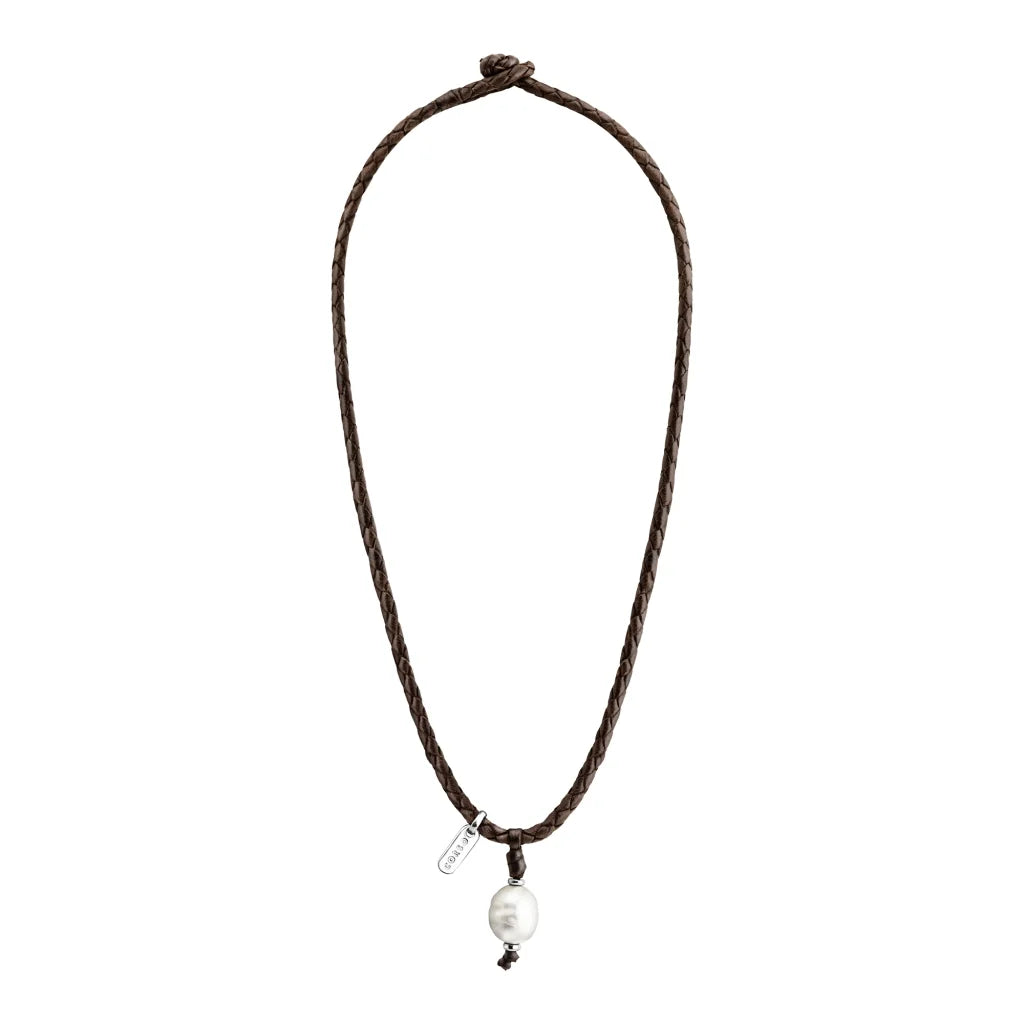 Collar choker de piel natural de borrego en trenza redonda de 4 hilos, con perla japonesa 8-10mm con detalles en plata .925 cierre de nudo y ojal - Joyería y bisutería fina