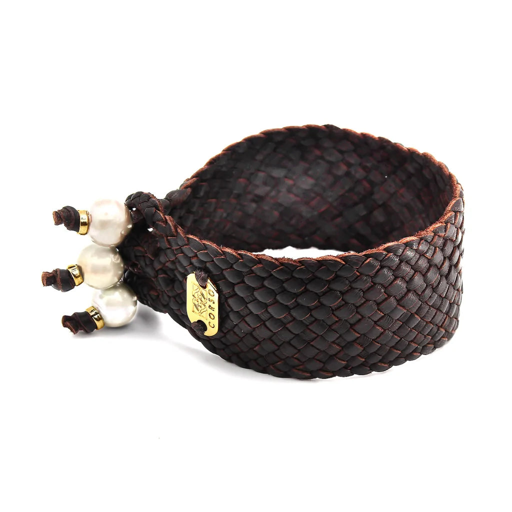 Pulsera en trenza plana de 18 hilos de piel natural de borrego, con 3 perlas japonesas 8-10mm, detalles en baño de oro de 22K - Joyería y bisutería fina