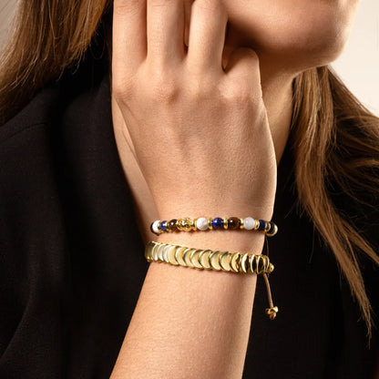 Pulsera ajustable con hilo de seda, con placa insignia corso y lunas en baño de oro de 22K - Joyería y bisutería fina