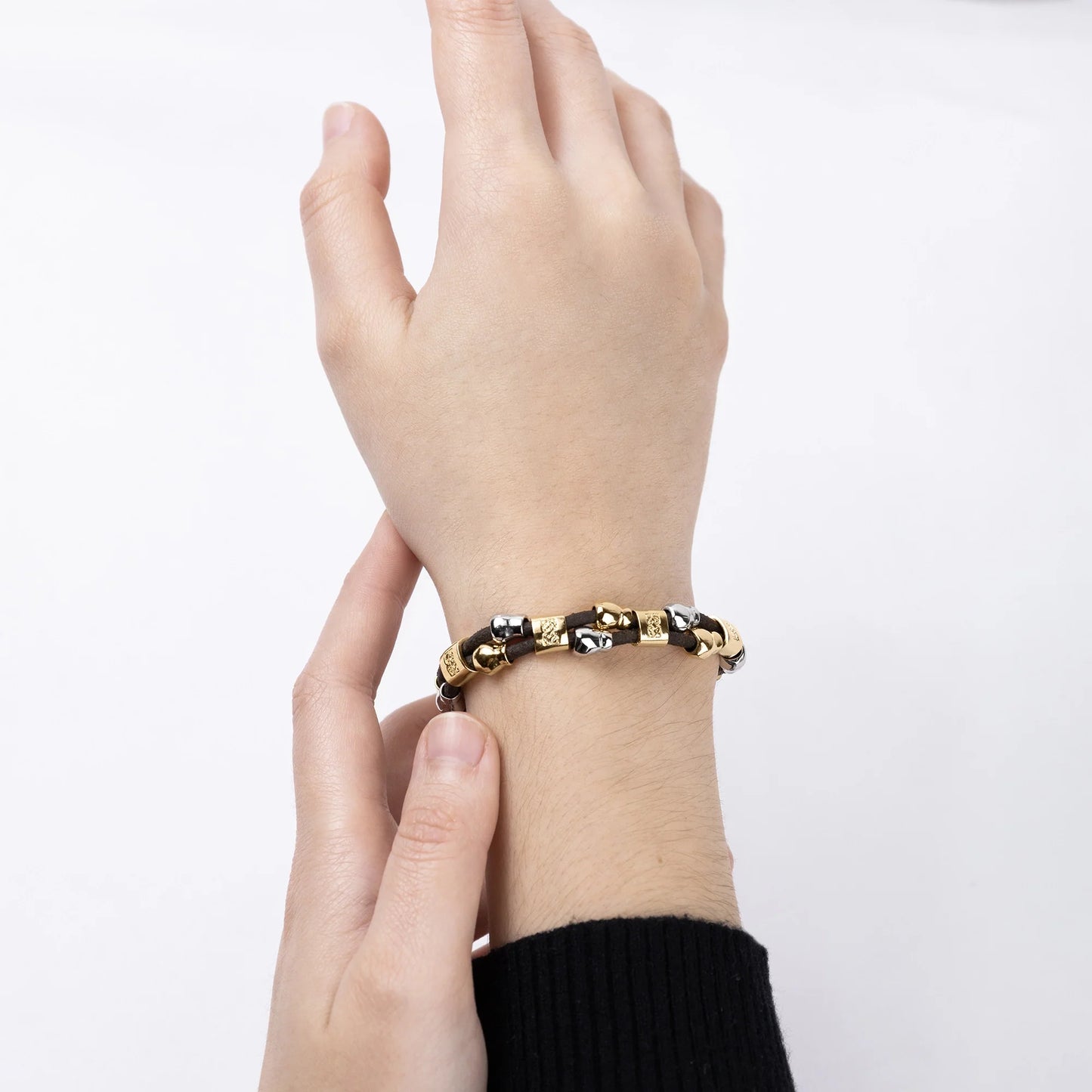 Pulsera baño de Oro 22K, piel española, baño de rodio, perlas - Joyería y bisutería fina