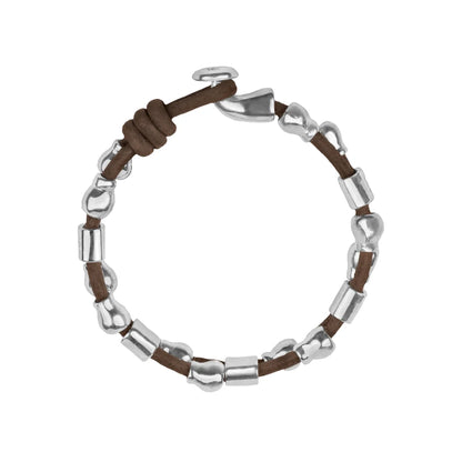 Pulsera de piel natural española, con detalles, broche y perlas en baño de rodio - Joyería y bisutería fina