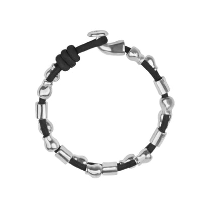 Pulsera de piel natural española, con detalles, broche y perlas en baño de rodio - Joyería y bisutería fina