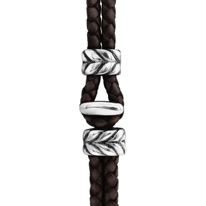 Pulsera con piel natural de borrego en trenza de 4 hilos, con broche y laureles en baño de rodio - Joyería y bisutería fina