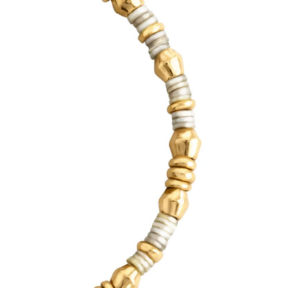 Pulsera ajustable con conchas filipinas de 3mm talladas a mano, intercaladas con cuentas bañadas en oro 22K - Joyería y bisutería fina