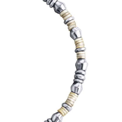 Pulsera ajustable con conchas filipinas de 3mm talladas a mano, intercaladas con cuentas bañadas en rodio - Joyería y bisutería fina