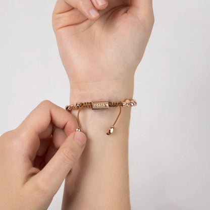 Pulsera ajustable con hilo de seda, insignia Corso y cuentas facetadas en baño de oro rosa de 22K - Joyería y bisutería fina